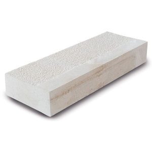 Bordure en calcaire blanc